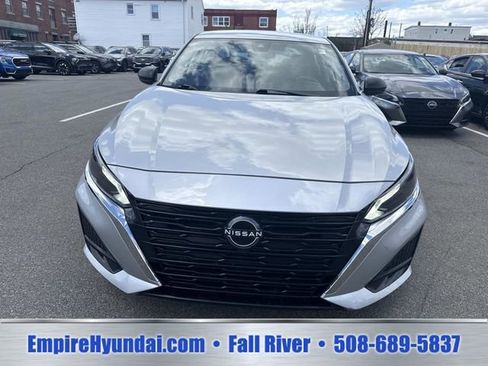 Used 2024 Nissan Altima 2.5 SV FWD image 10