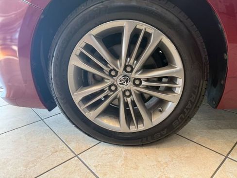 Used 2016 Toyota Camry SE image 16