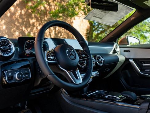 Used 2022 Mercedes-Benz A 220 4MATIC image 23