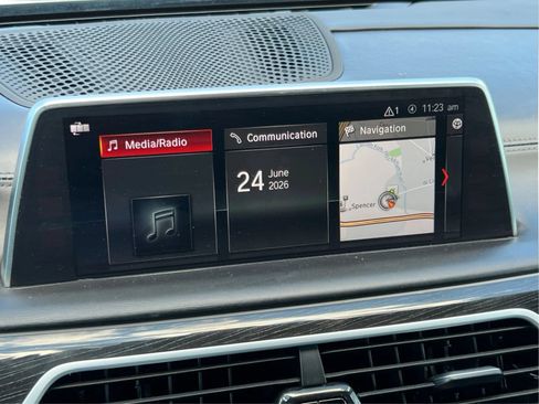Used 2019 BMW 750i xDrive w/ Executive Package AWD/4WD image 20