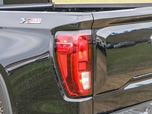 Used 2025 GMC Sierra 1500 Elevation w/ Preferred Package image 11