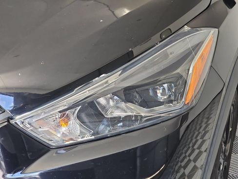 Used 2020 Nissan Kicks SR w/ SR Premium Package FWD image 27
