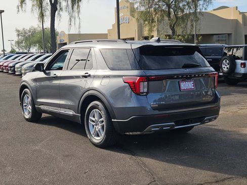 Used 2025 Ford Explorer Active w/ Active Comfort Package image 8