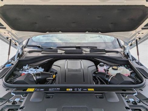 New 2025 Land Rover Range Rover Sport Dynamic SE image 17