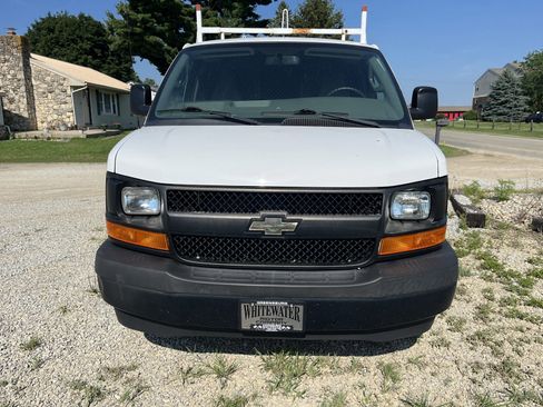 Used 2017 Chevrolet Express 2500 image 8