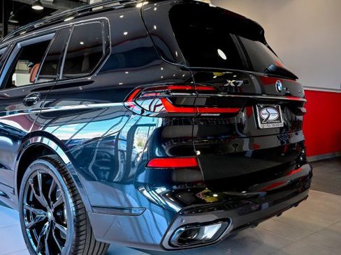 Used 2023 BMW X7 xDrive40i w/ Executive Package image 13