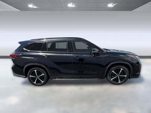 Used 2021 Toyota Highlander XSE FWD image 8