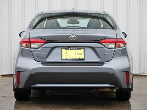 Used 2022 Toyota Corolla LE image 10