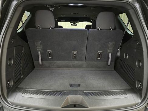 Used 2021 GMC Yukon SLE w/ Gmc Pro Safety Plus Package AWD/4WD image 33