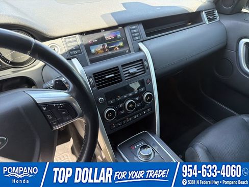 Used 2016 Land Rover Discovery Sport HSE AWD/4WD image 30