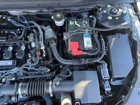 Used 2018 Honda Accord Sport image 12