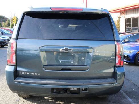Used 2019 Chevrolet Suburban LT AWD/4WD image 7