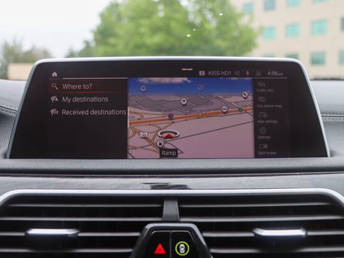 Used 2020 BMW 740i w/ M Sport Package image 35