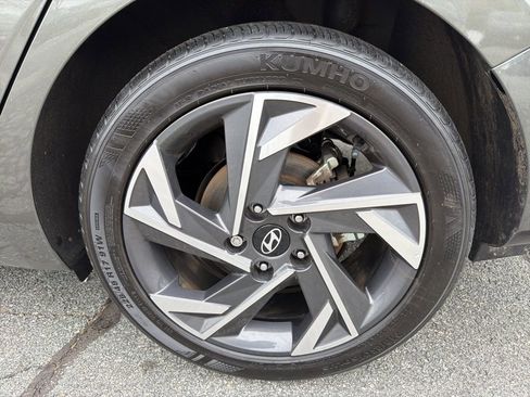 Used 2024 Hyundai Elantra SEL w/ Convenience Package image 43