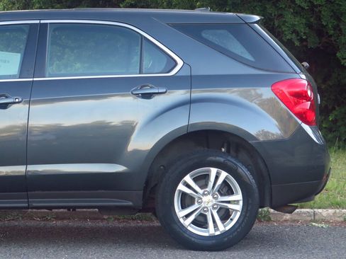 Used 2010 Chevrolet Equinox LS FWD image 30