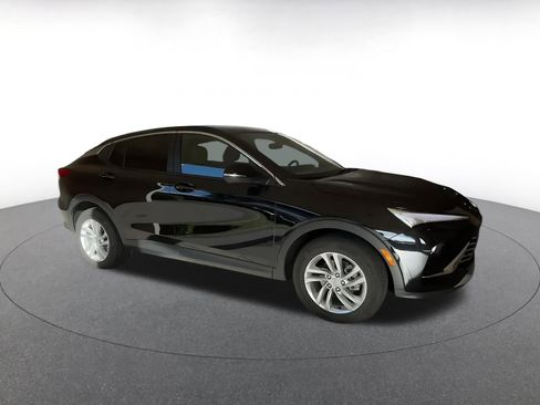 Used 2025 Buick Envista Preferred image 3