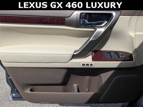 Used 2016 Lexus GX 460 Luxury w/ Preferred Accessory Package image 27