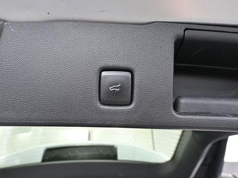 Used 2024 Ford Escape Platinum AWD/4WD image 38