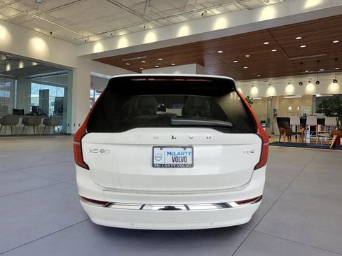 New 2026 Volvo XC90 T8 Plus w/ Protection Package Premier AWD/4WD image 8