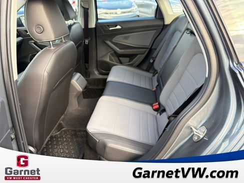 Used 2025 Volkswagen Jetta SE image 27