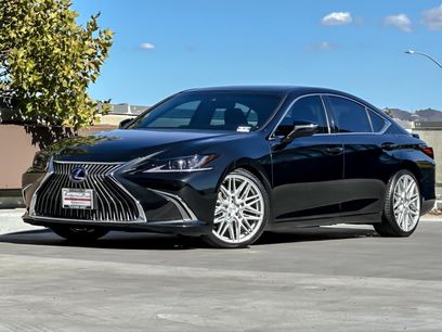 Used 2021 Lexus ES 300h w/ Premium Package