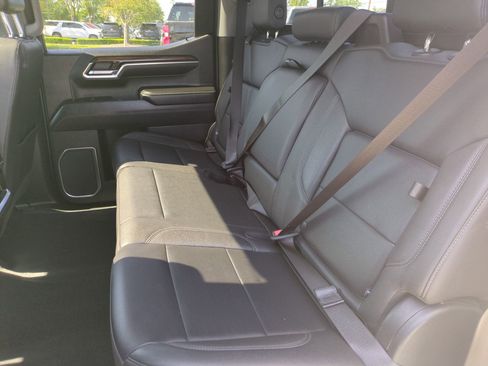 Used 2023 GMC Sierra 1500 SLT w/ SLT Convenience Package AWD/4WD image 30
