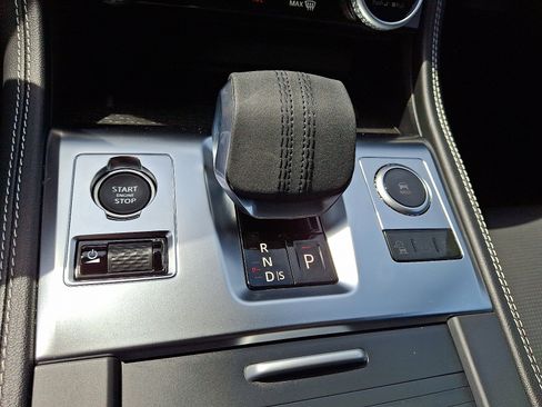 Certified 2025 Jaguar F-PACE R-Dynamic S image 15