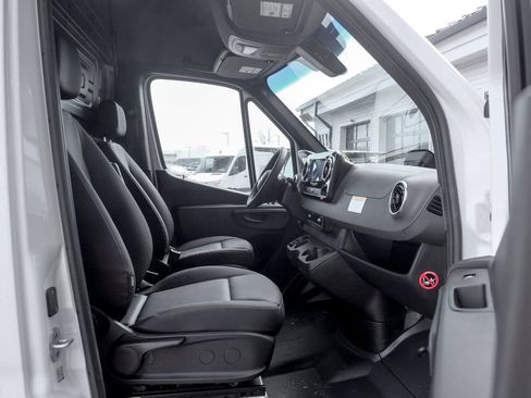 Used 2026 Mercedes-Benz Sprinter 2500 image 18