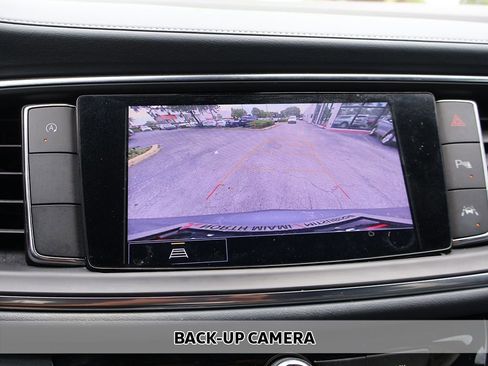 Used 2023 Buick Enclave Essence w/ Sport Touring Edition FWD image 4