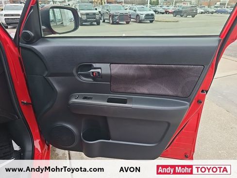 Used 2014 Scion xB FWD image 30