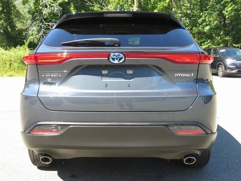 Used 2022 Toyota Venza LE image 7