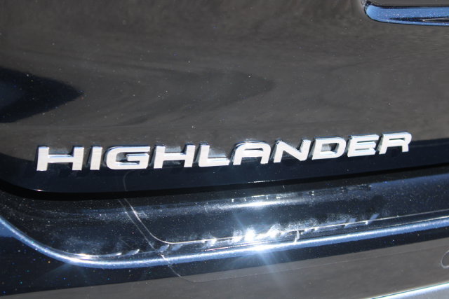 Used 2023 Toyota Highlander Limited FWD image 7