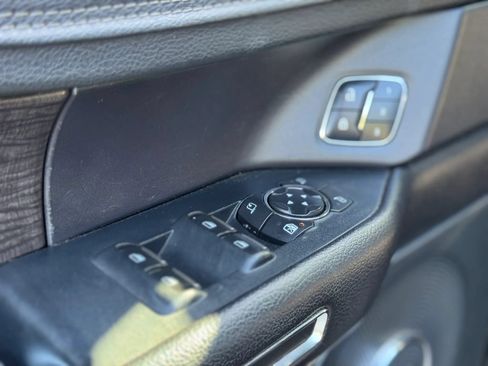 Used 2018 Ford Expedition Limited RWD image 11