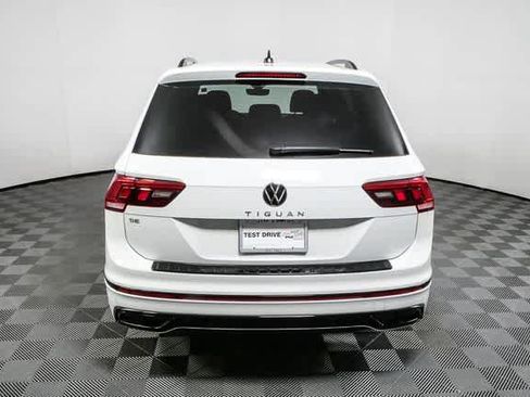 Certified 2022 Volkswagen Tiguan SE R-Line image 29