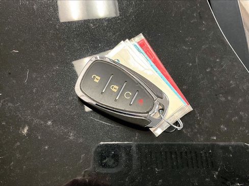 Used 2023 Chevrolet Bolt EUV LT w/ Driver Confidence Package image 9