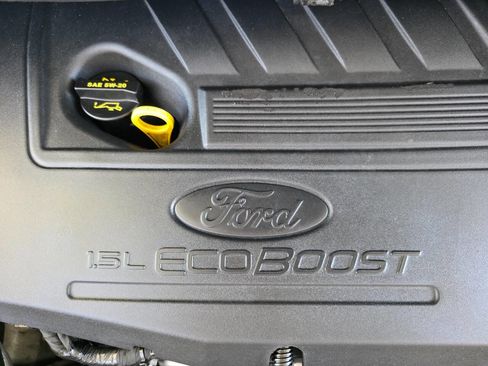 Used 2017 Ford Escape Titanium w/ Equipment Group 301A FWD image 8