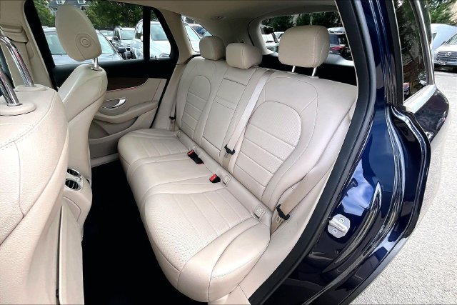 Used 2021 Mercedes-Benz GLC 300 4MATIC image 17