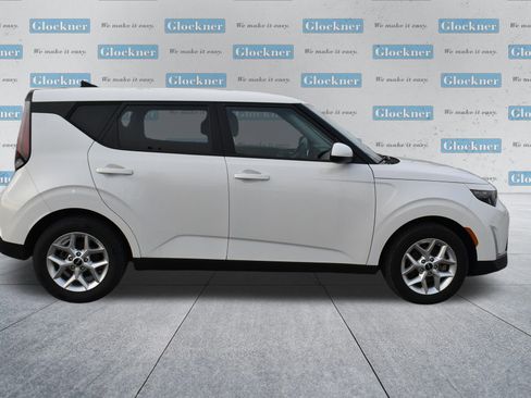 Used 2024 Kia Soul LX w/ Option Group 015 FWD image 4