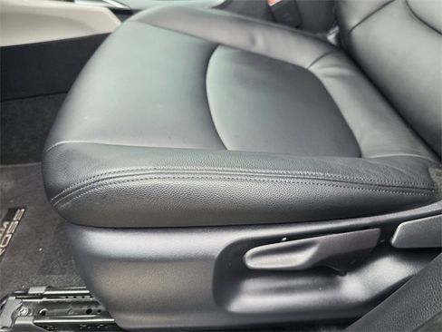 Certified 2025 Toyota Corolla Cross L image 17