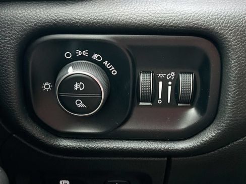 Used 2025 RAM 1500 Big Horn AWD/4WD image 21