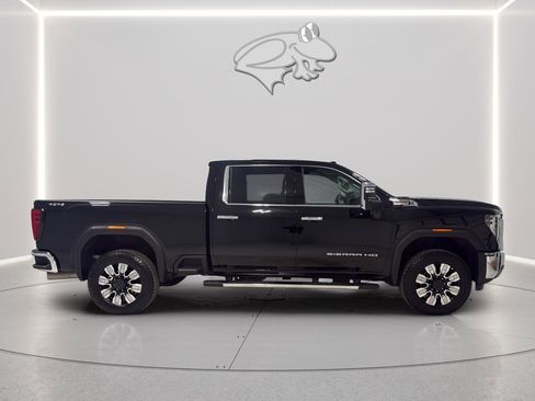 Used 2025 GMC Sierra 2500 SLT w/ SLT Premium Package image 7