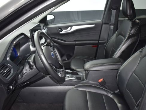 Used 2024 Ford Escape Platinum image 9