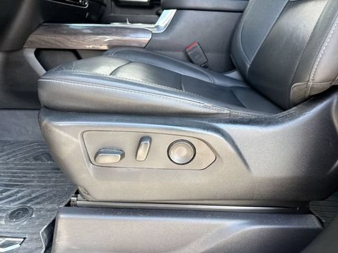 Used 2024 Chevrolet Silverado 2500 LTZ w/ LTZ Convenience Package AWD/4WD image 14
