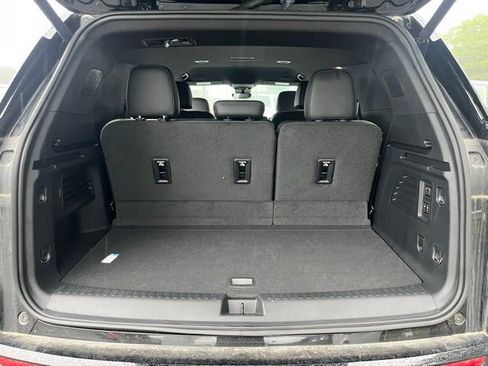 Used 2024 Chevrolet Traverse RS image 8