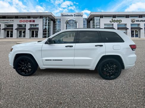 Used 2021 Jeep Grand Cherokee Laredo X AWD/4WD image 5