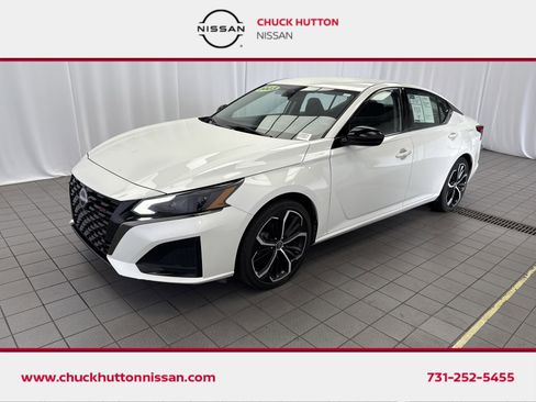 Used 2023 Nissan Altima 2.5 SR image 1