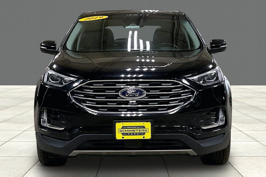 Certified 2019 Ford Edge Titanium w/ Equipment Group 301A AWD/4WD image 3
