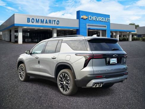 New 2026 Chevrolet Traverse LT w/ Sun and Wheel Package AWD/4WD image 3