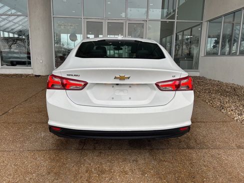 Used 2022 Chevrolet Malibu LT w/ Leather Package image 6