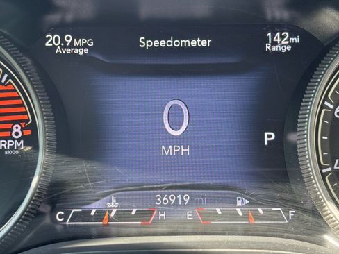 Used 2019 Jeep Cherokee Trailhawk AWD/4WD image 12